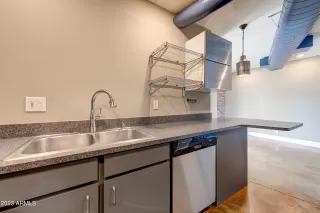 Photo #6: 6522819 Listing