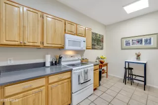 Photo #2: 6523298 Listing 