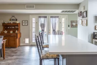 Photo #3: 6523408 Listing