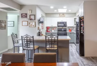 Photo #5: 6523408 Listing