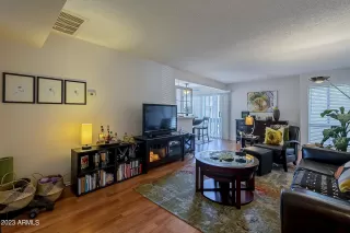 Photo #3: 6524130 Listing