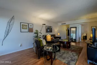 Photo #5: 6524130 Listing