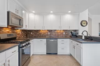 Photo #2: 6524235 Listing