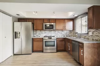 Photo #5: 6524288 Listing 