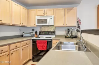 Photo #4: 6524607 Listing 