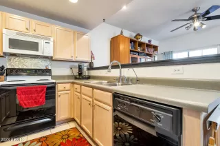 Photo #5: 6524607 Listing 