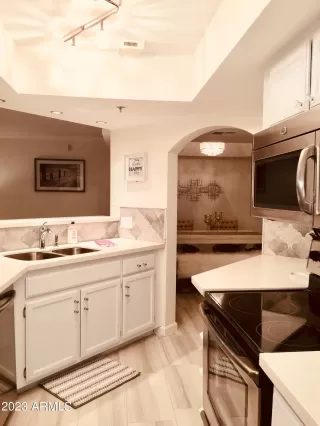 Photo #2: 6524626 Listing