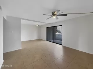 Photo #6: 6524634 Listing