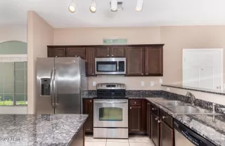 Photo #6: 6525403 Listing