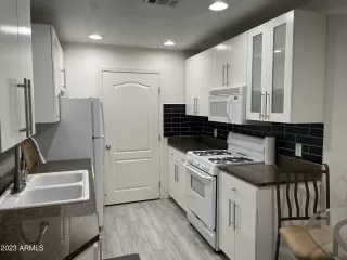 Photo #2: 6525503 Listing