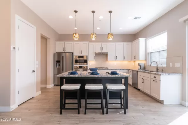 MLS: 6525504 Condo For Sale