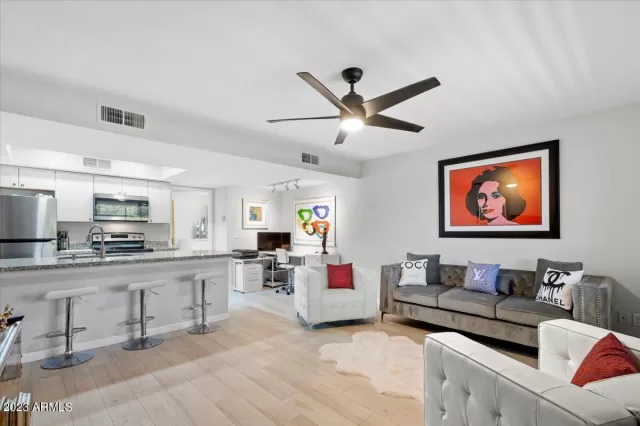 MLS: 6525694 Condo For Sale