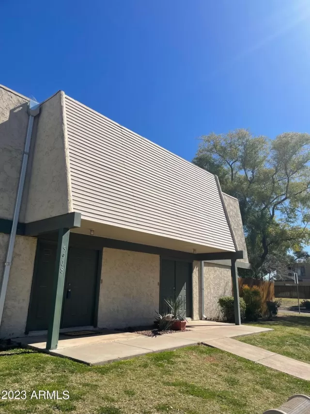 MLS: 6525735 Condo For Sale