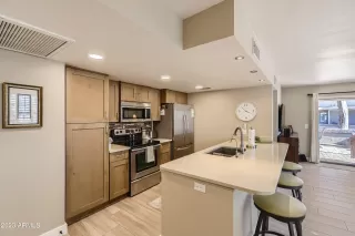 Photo #5: 6525976 Listing