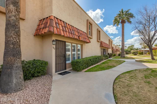 MLS: 6526128 Condo For Sale