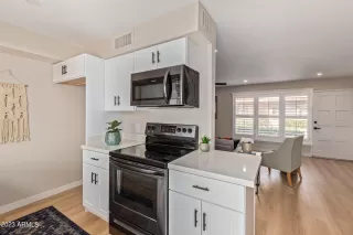 Photo #5: 6526128 Listing