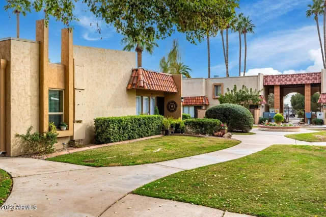 MLS: 6526277 Condo For Sale