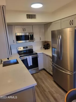 Photo #2: 6526277 Listing