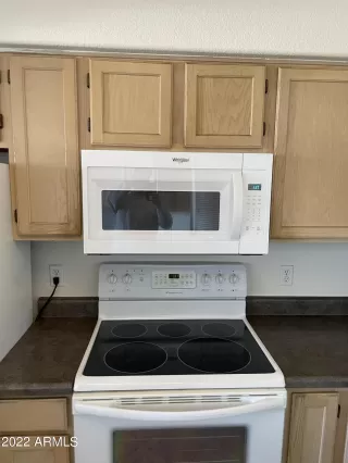 Photo #5: 6526588 Listing