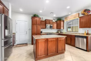 Photo #3: 6526716 Listing
