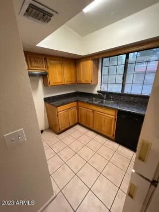 Photo #3: 6526835 Listing 