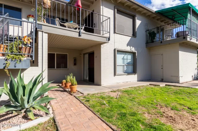 MLS: 6526921 Condo For Sale