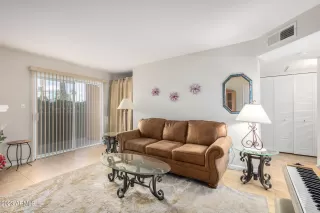 Photo #3: 6526988 Listing