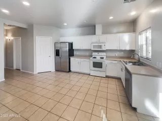 Photo #4: 6527216 Listing