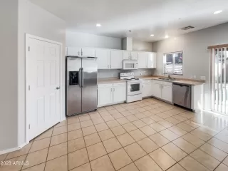 Photo #5: 6527216 Listing