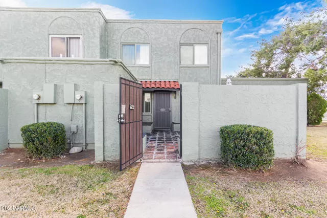 MLS: 6527684 Condo For Sale