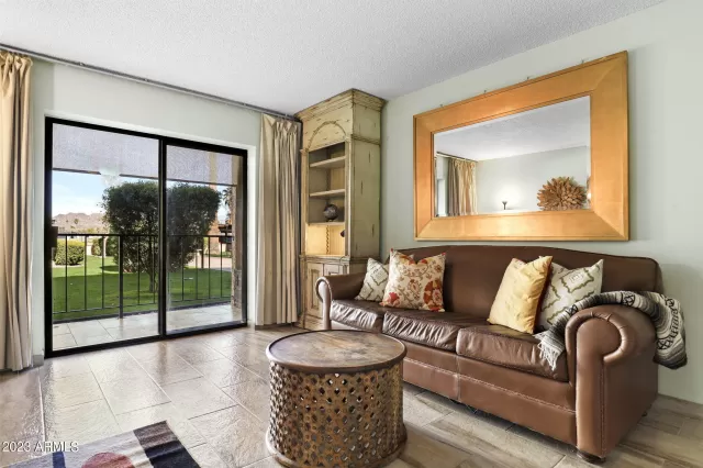 MLS: 6527688 Condo For Sale