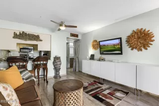 Photo #2: 6527688 Listing