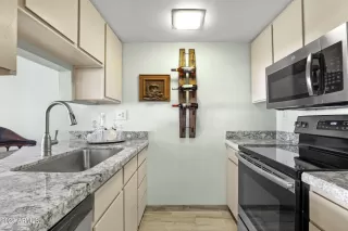 Photo #5: 6527688 Listing