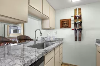 Photo #6: 6527688 Listing