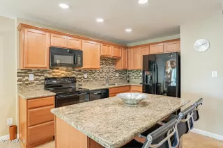 Photo #6: 6528010 Listing