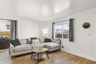 Photo #3: 6528032 Listing