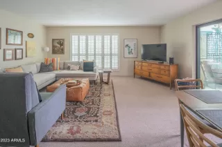Photo #5: 6528226 Listing