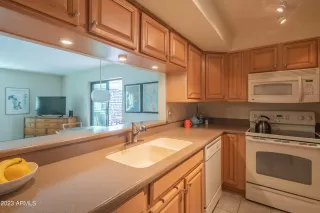 Photo #6: 6528226 Listing
