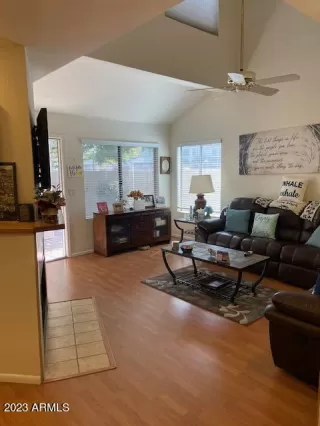 Photo #2: 6528274 Listing