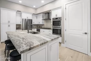 Photo #2: 6528353 Listing 