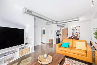 Photo #5: 6528645 Listing