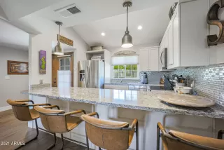 Photo #4: 6528733 Listing