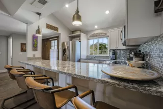 Photo #5: 6528733 Listing