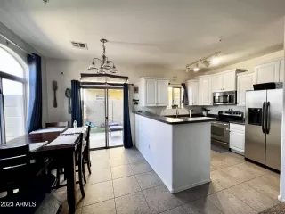 Photo #3: 6528918 Listing