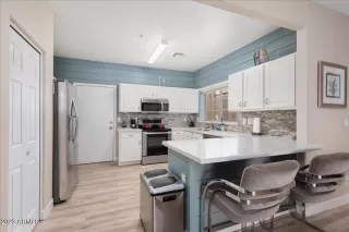Photo #5: 6528987 Listing