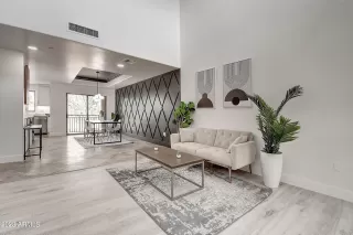 Photo #6: 6529122 Listing