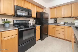 Photo #6: 6529258 Listing