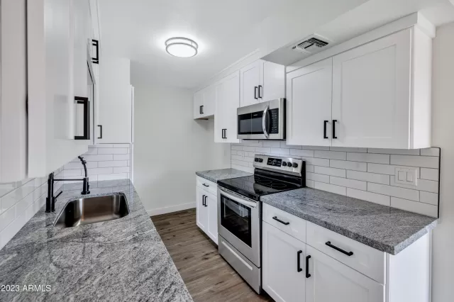 MLS: 6529292 Condo For Sale