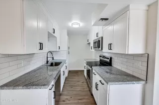 Photo #2: 6529292 Listing