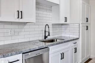 Photo #3: 6529292 Listing